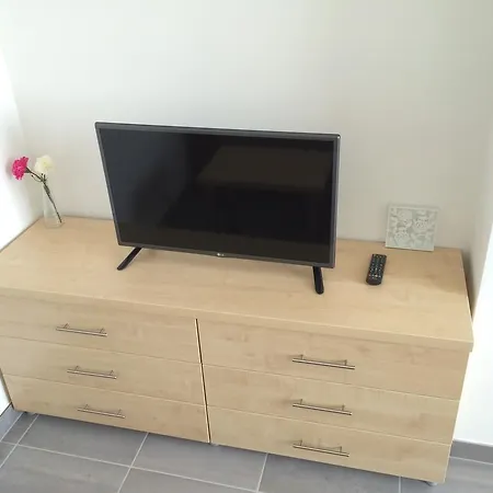 Casa de hóspedes Marcus - Rodinný Relax 200 M Od Penzionu Kometa, U Jezera S Grilem A Sdílenou Kuchyní 4*