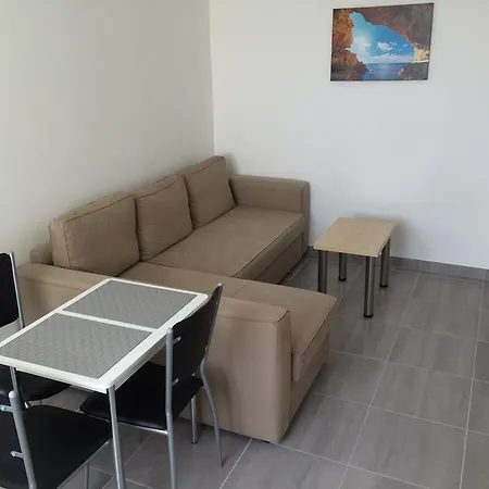 Marcus - Rodinny Relax 200 M Od Penzionu Kometa, U Jezera S Grilem A Sdilenou Kuchyni Pasohlávky