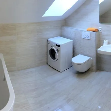 Pensjonat Marcus - Rodinny Relax 200 M Od Penzionu Kometa, U Jezera S Grilem A Sdilenou Kuchyni