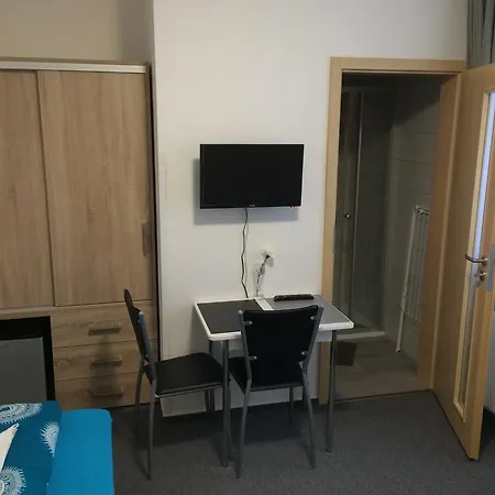 게스트하우스 Marcus - Rodinny Relax 200 M Od Penzionu Kometa, U Jezera S Grilem A Sdilenou Kuchyni