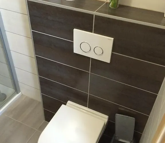 Marcus - Rodinny Relax 200 M Od Penzionu Kometa, U Jezera S Grilem A Sdilenou Kuchyni