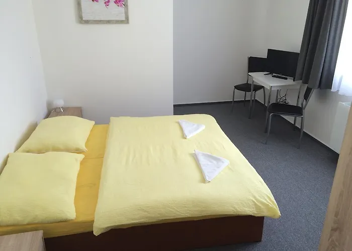 Marcus - Rodinny Relax 200 M Od Penzionu Kometa, U Jezera S Grilem A Sdilenou Kuchyni Pasohlávky