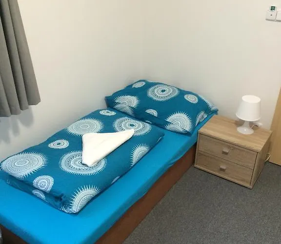 Marcus - Rodinny Relax 200 M Od Penzionu Kometa, U Jezera S Grilem A Sdilenou Kuchyni 4*