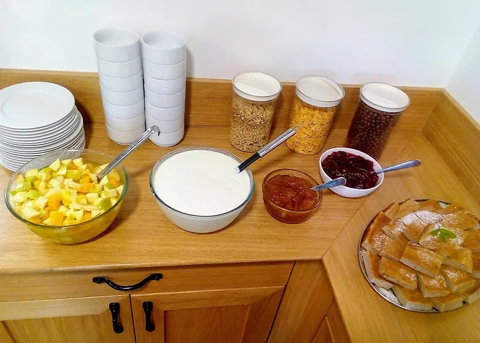 Marcus - Rodinny Relax 200 M Od Penzionu Kometa, U Jezera S Grilem A Sdilenou Kuchyni 4*